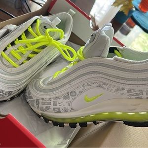 Nike air max size 7y